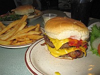 USA - Dwight IL - Old Route 66 Family Restaurant Double Cheese Burger (8 Apr 2009)